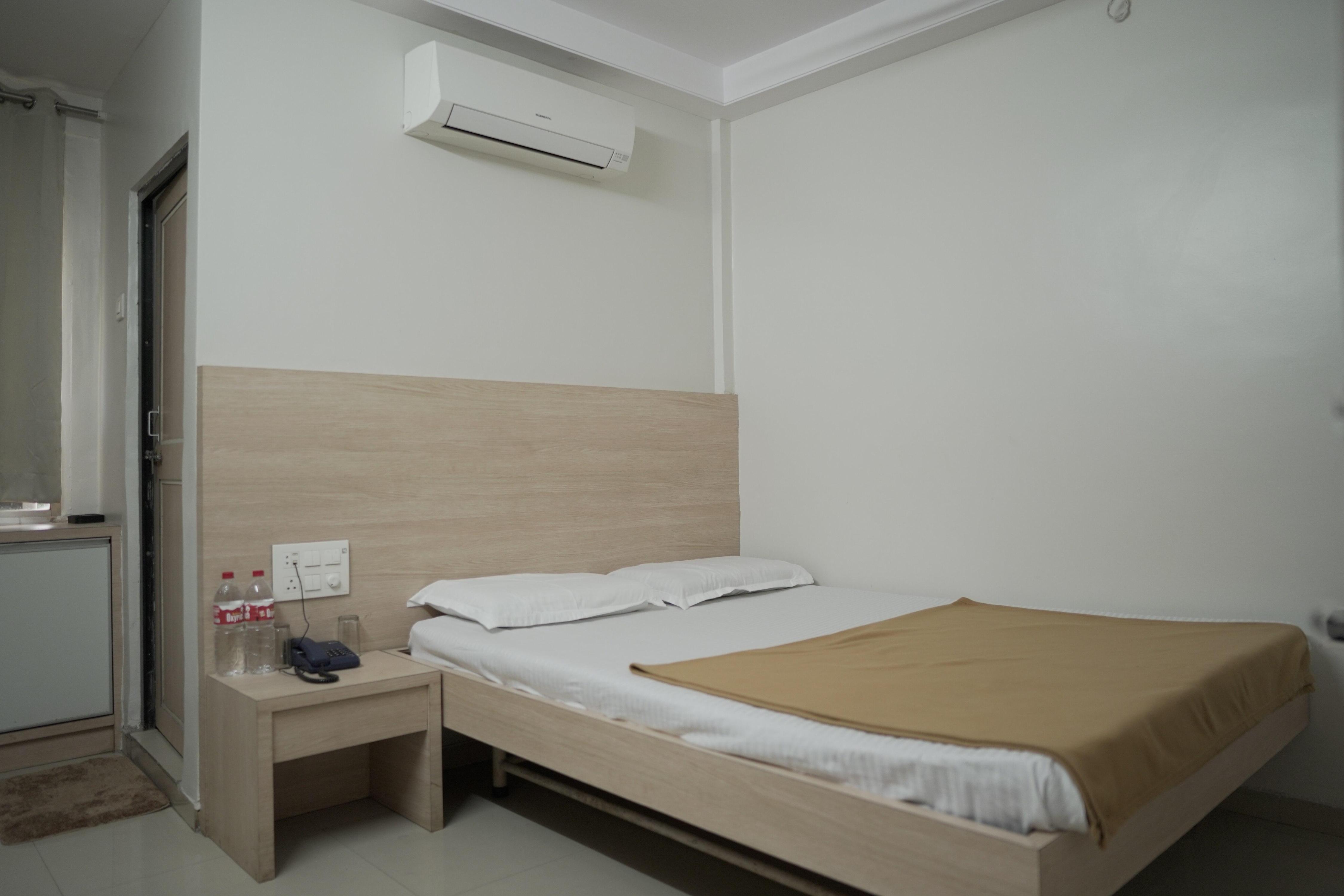 Hotel Aashish Deluxe Lodging - Tap to explore photos