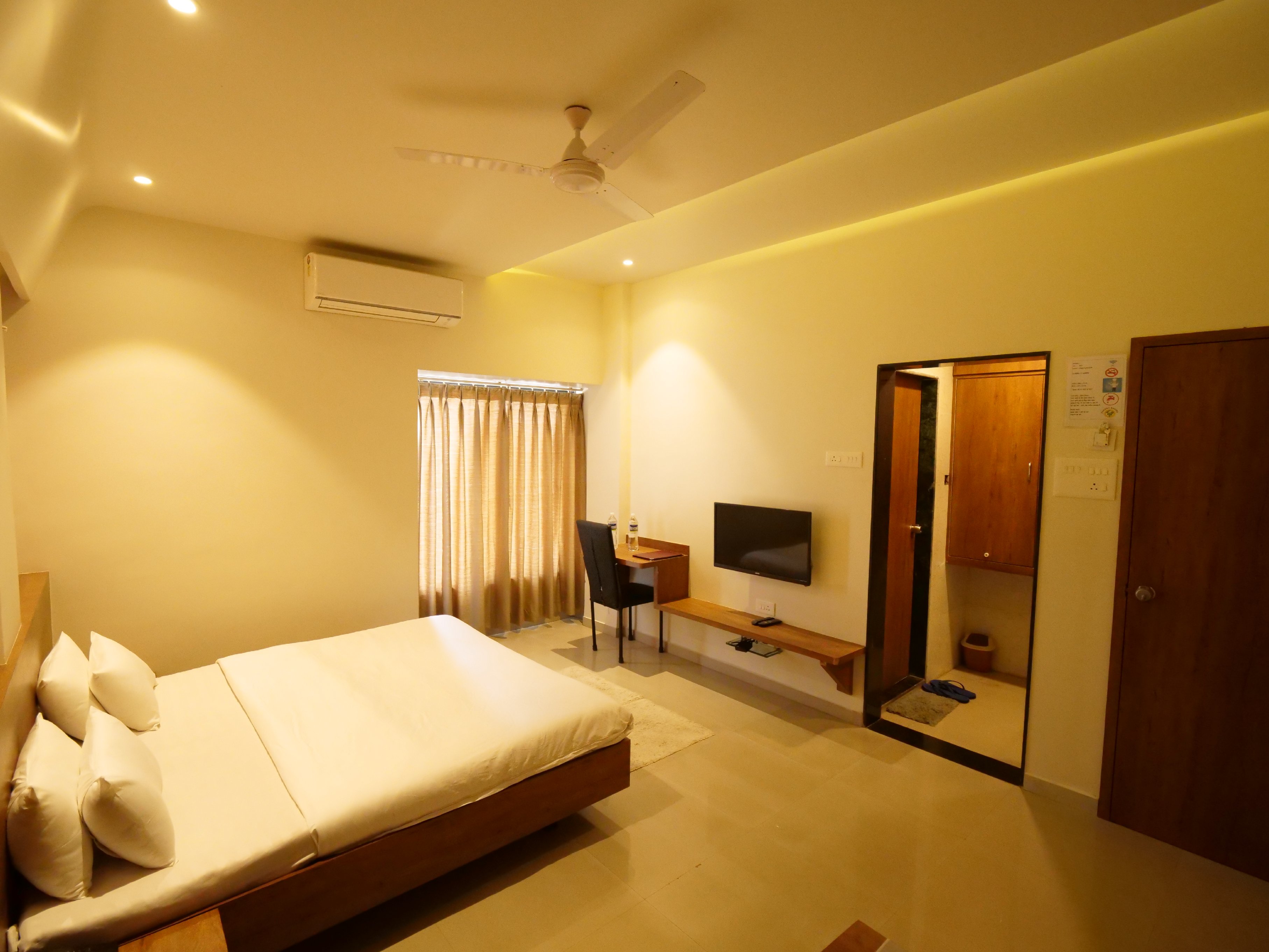 VOVAM SERVICE APARTMENT (FORMERLY  KNOWN AS DS GROUP Room Type - Deluxe Double