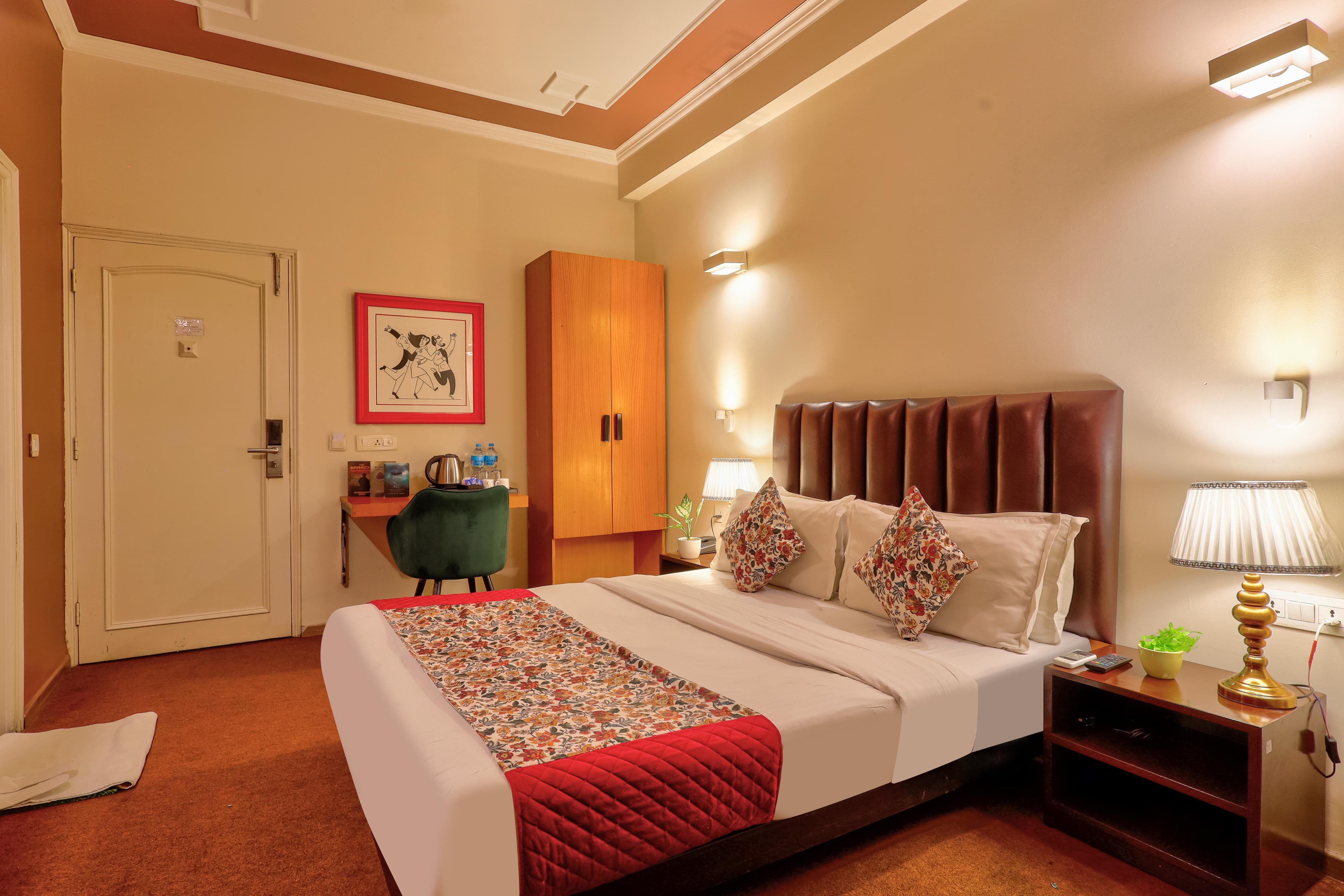 Hotel Grand Arcasia Greater Kailash & Nehru Place - Tap to explore photos