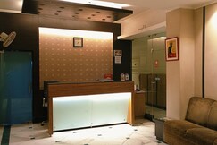 Status Business Hotel The Mall