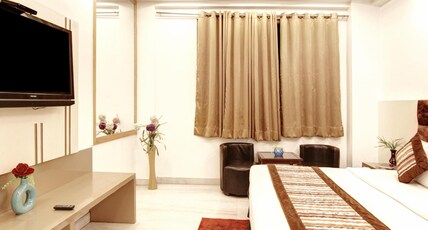 Hotel All Iz Well Room Type - Super Deluxe Room With AC Complimentary Wifi
