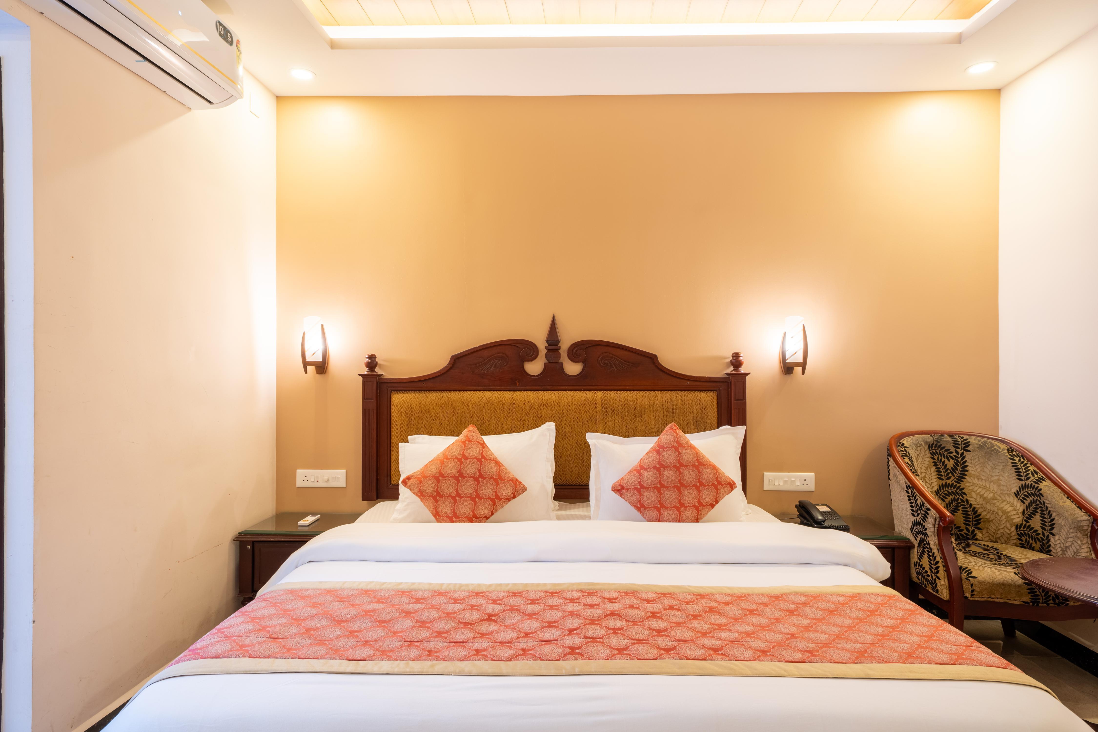 Hotel Seasons Thekkady - Tap to explore photos