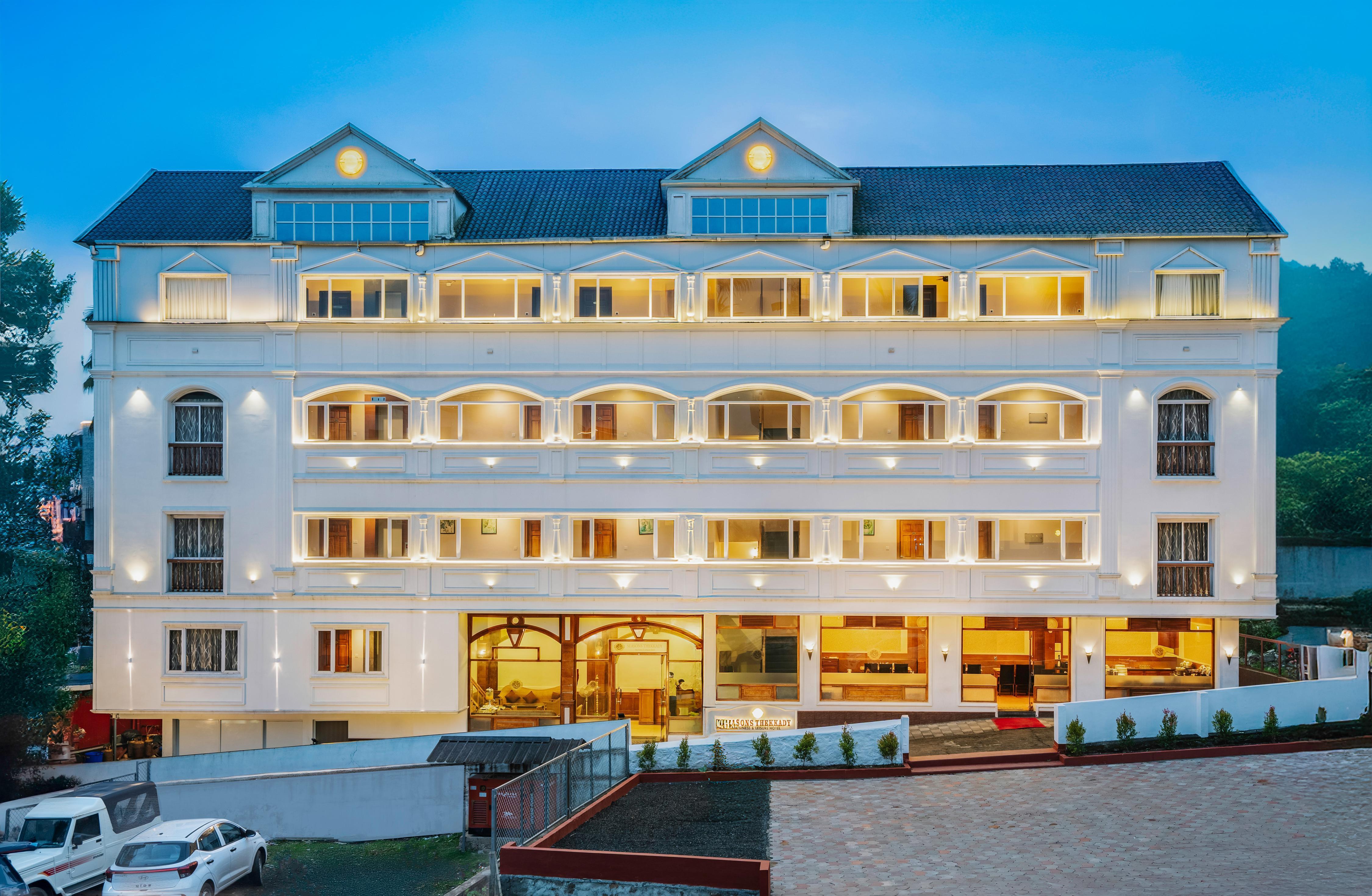 Hotel Seasons Thekkady