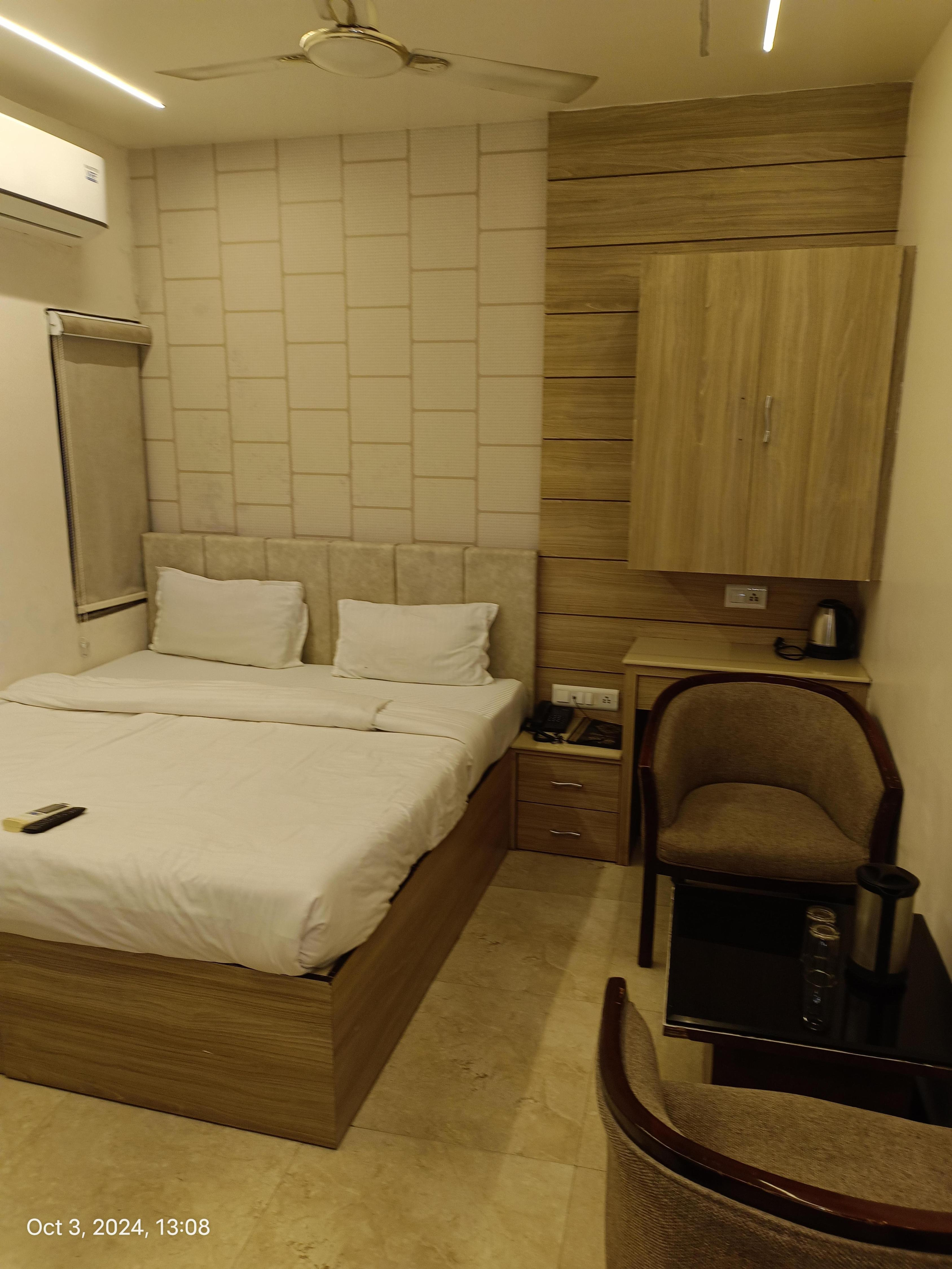Hotel Divine Destination - Tap to explore photos