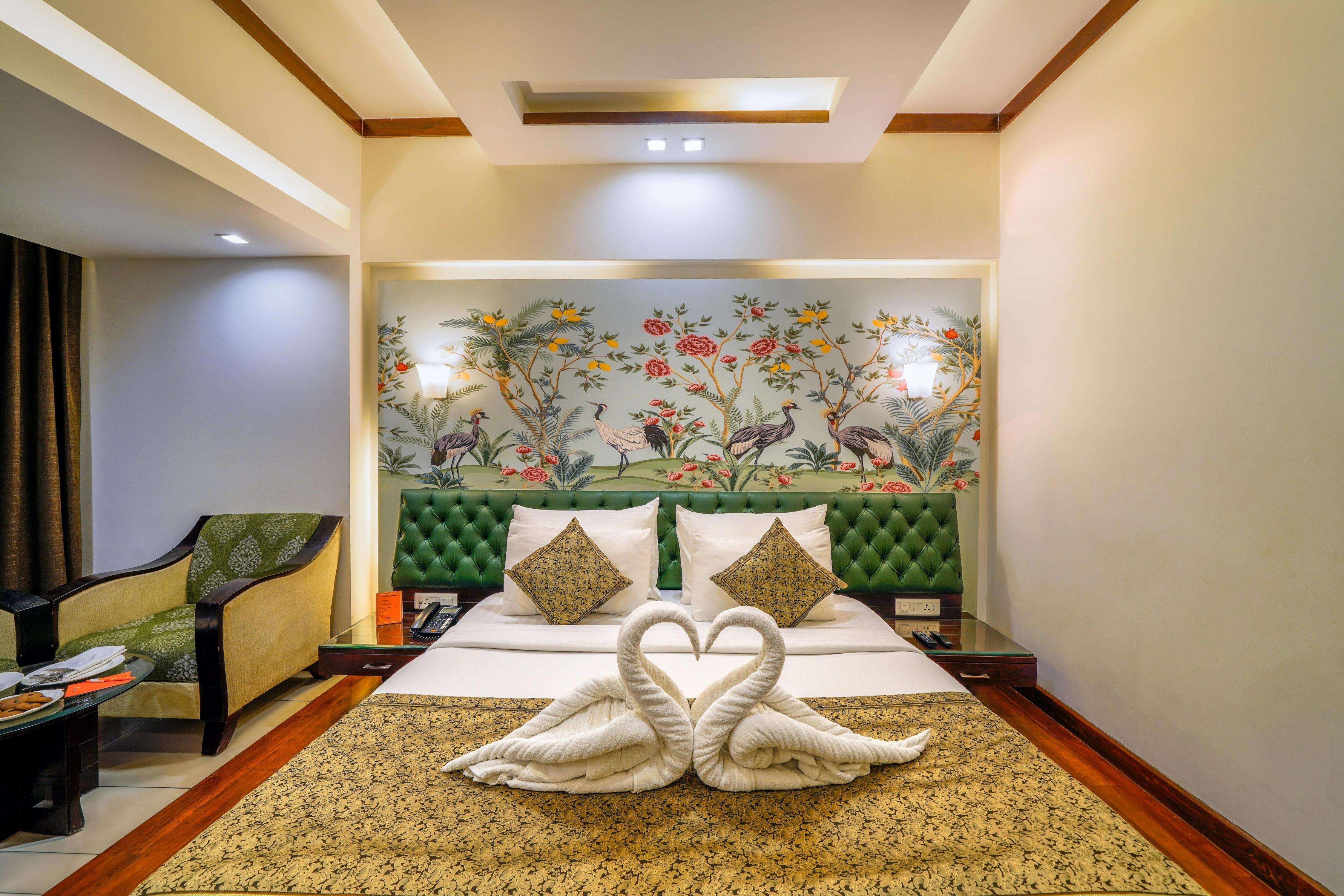 Saffron Leaf - Tap to explore photos