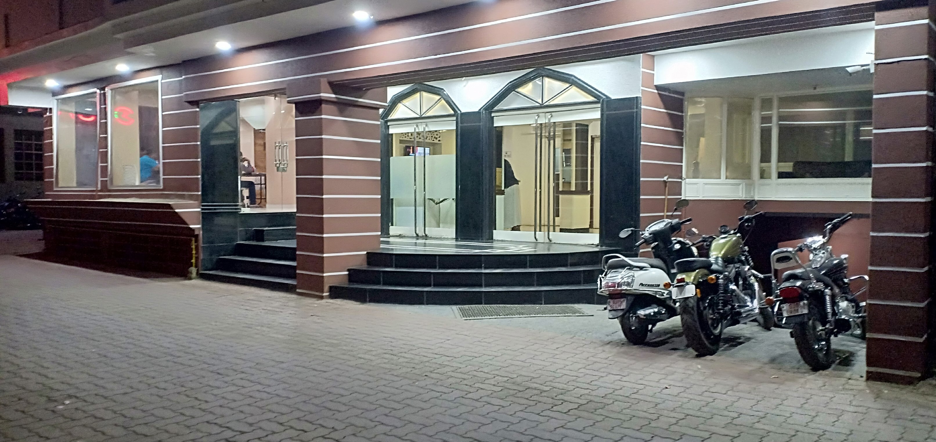 Hotel Citizen - Near Surat Railway Station - Tap to explore photos
