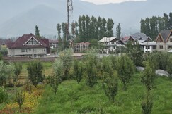 Hotel Pearl Continental Srinagar