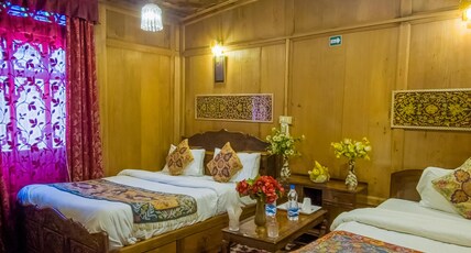Lake Victoria Group of House Boat Room Type - Deluxe Room Special