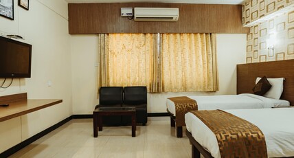 Hotel Shiva Grand Room Type - Deluxe Twin Room Hotel Shiva Grand Room Type - Deluxe Twin Room