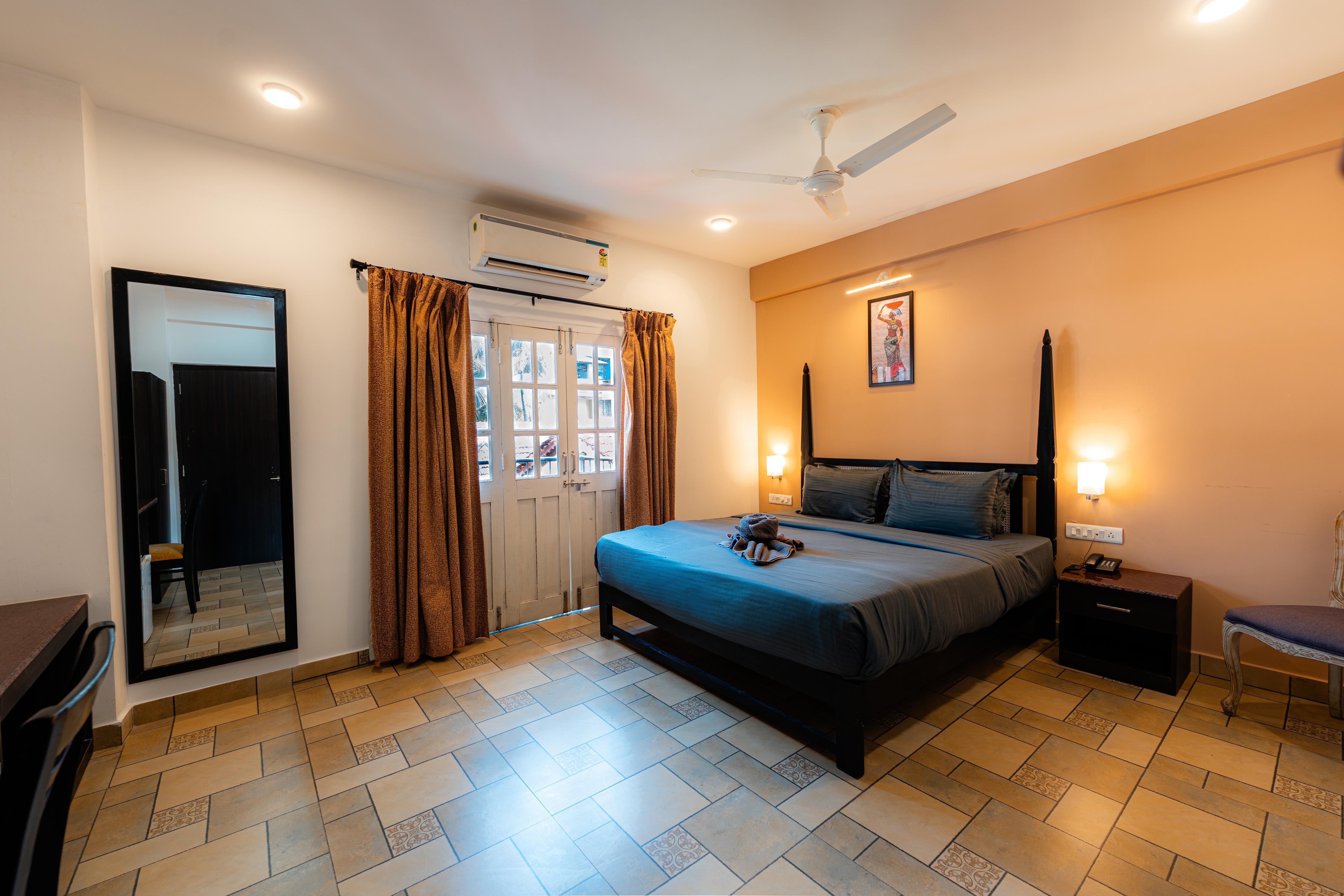 Silver Sands Holiday Village - Tap to explore photos