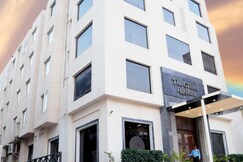 Hotel The Grand Radiant