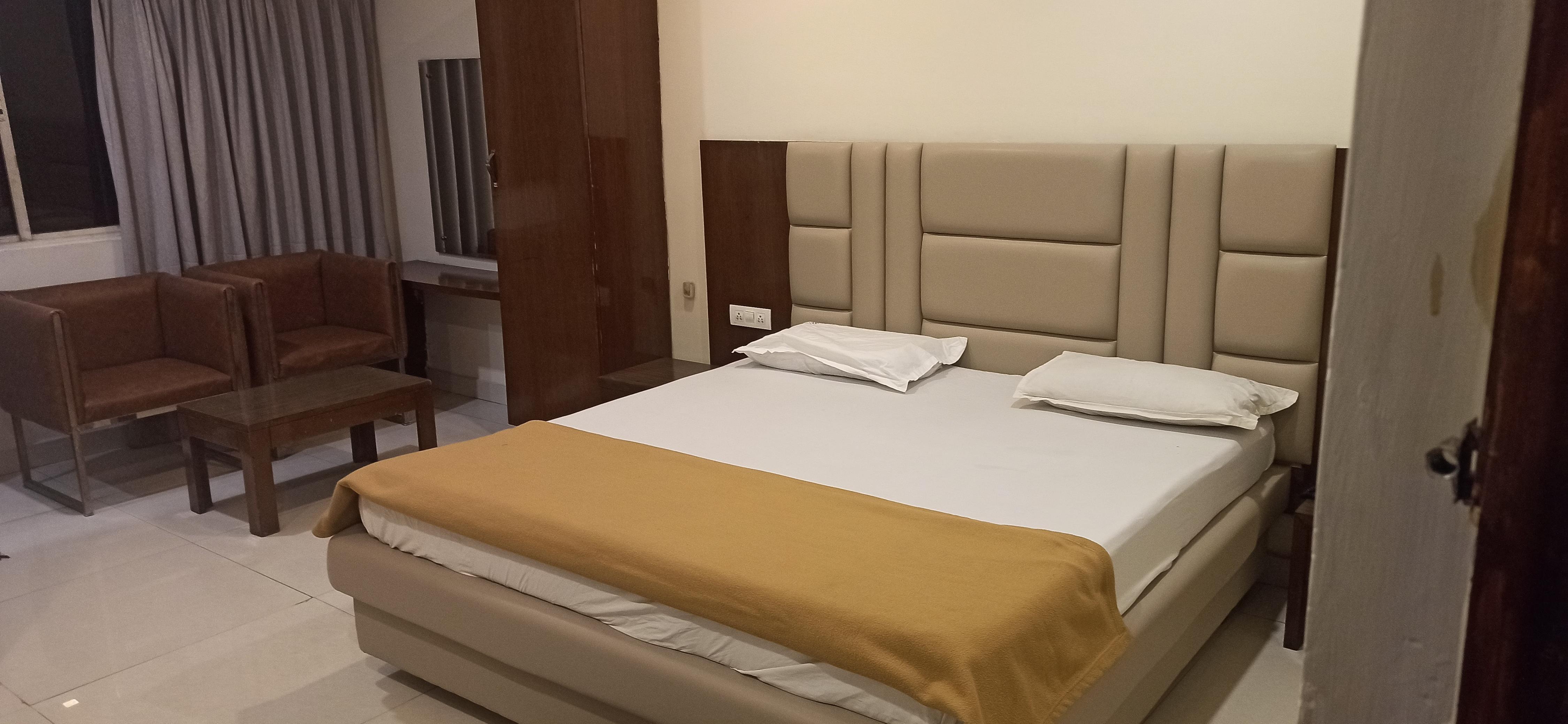 Hotel Samrat Room Type - Standard Non AC Room