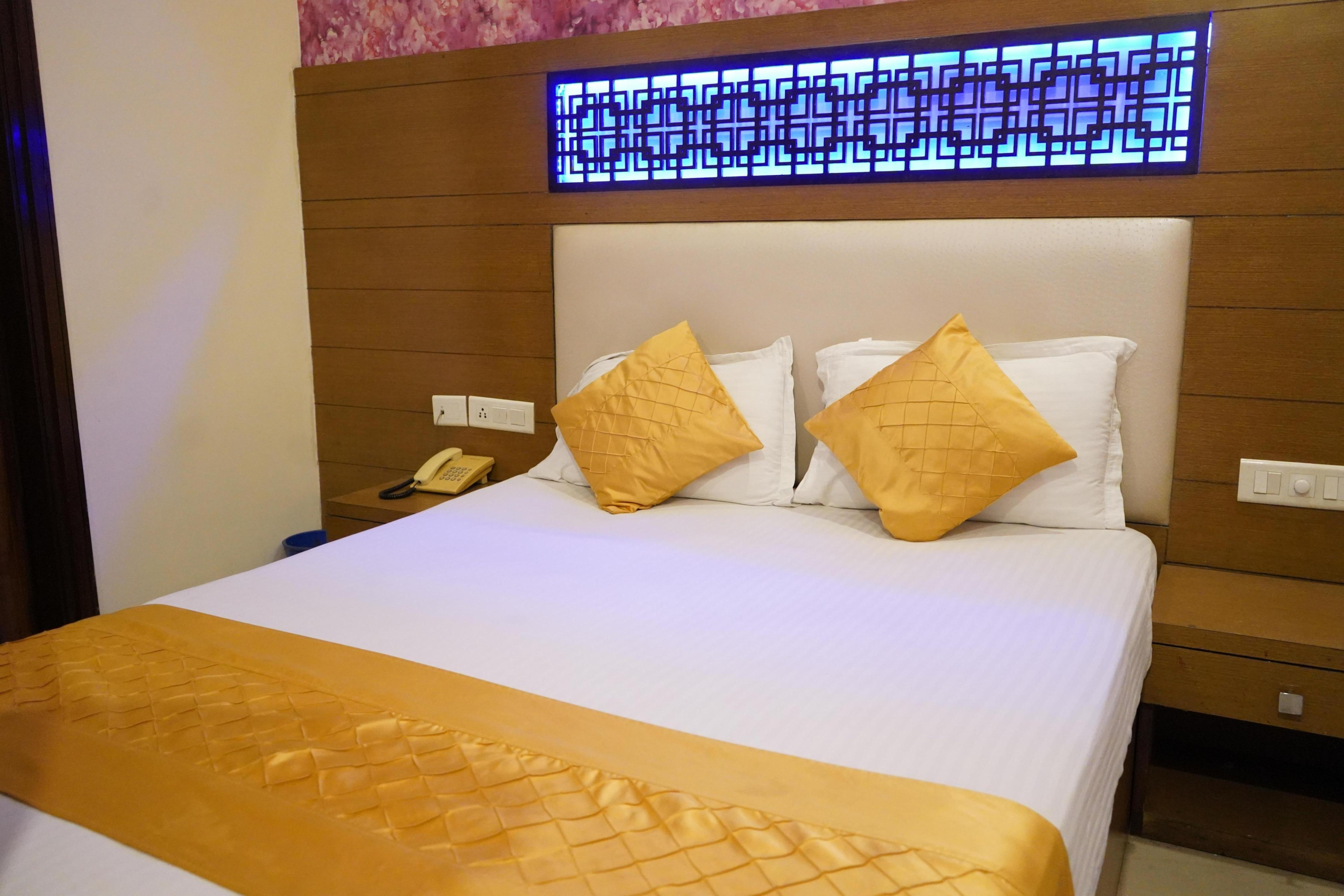 Hotel Akash Continental Room Type - Semi Deluxe AC Room without window