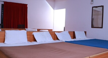 Sree Krishna Residency Room Type - Eight Bed Non Ac Family Room