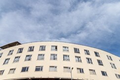 Octave Himalaya Monarch