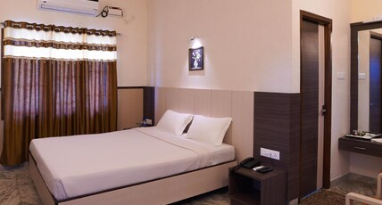 hotel green park Room Type - Standard Deluxe Non AC