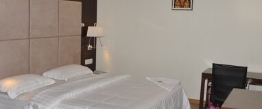 HOTEL SRIVATSA