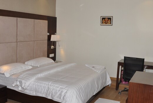 HOTEL SRIVATSA