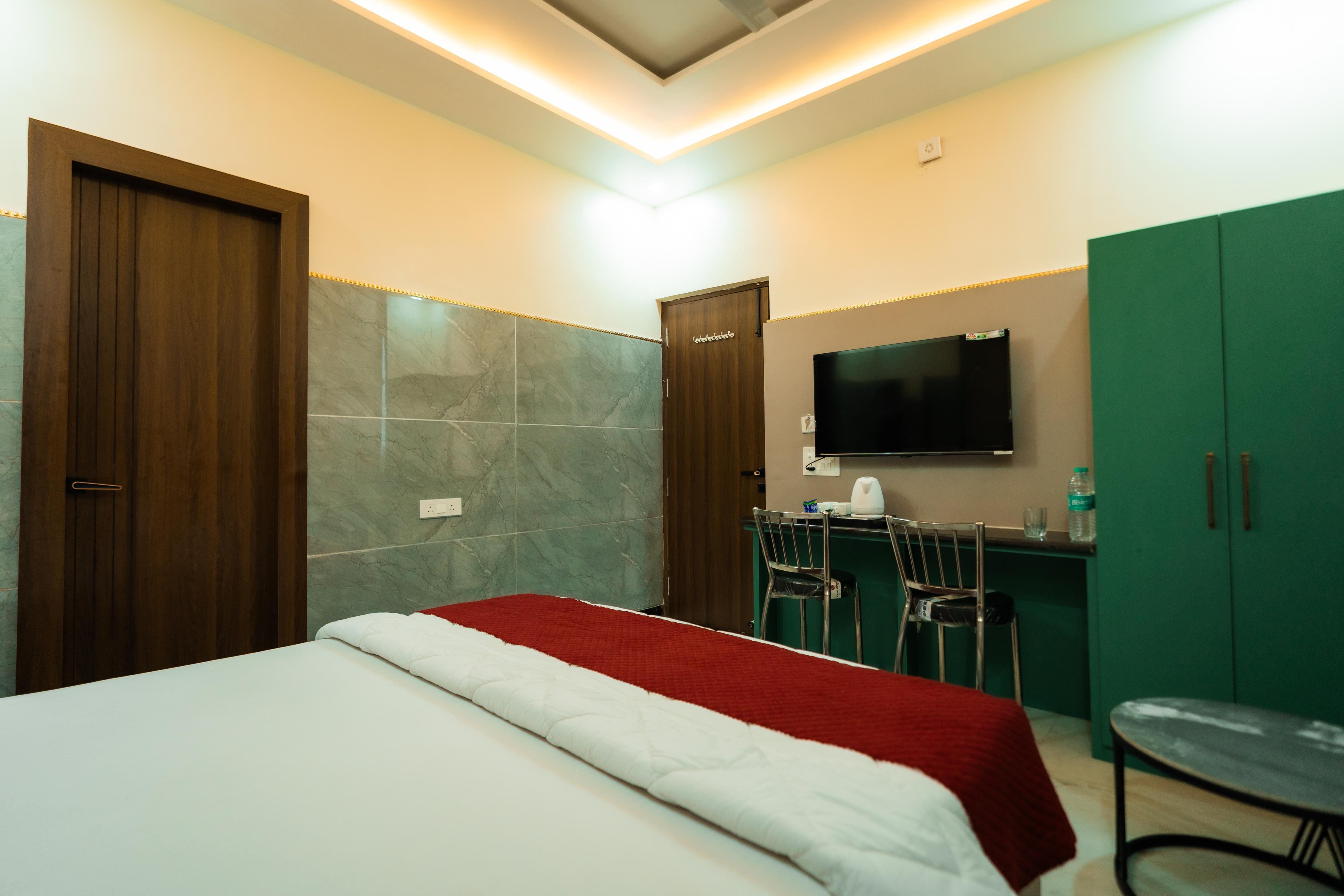 Hotel Vrinda Palace - Tap to explore photos