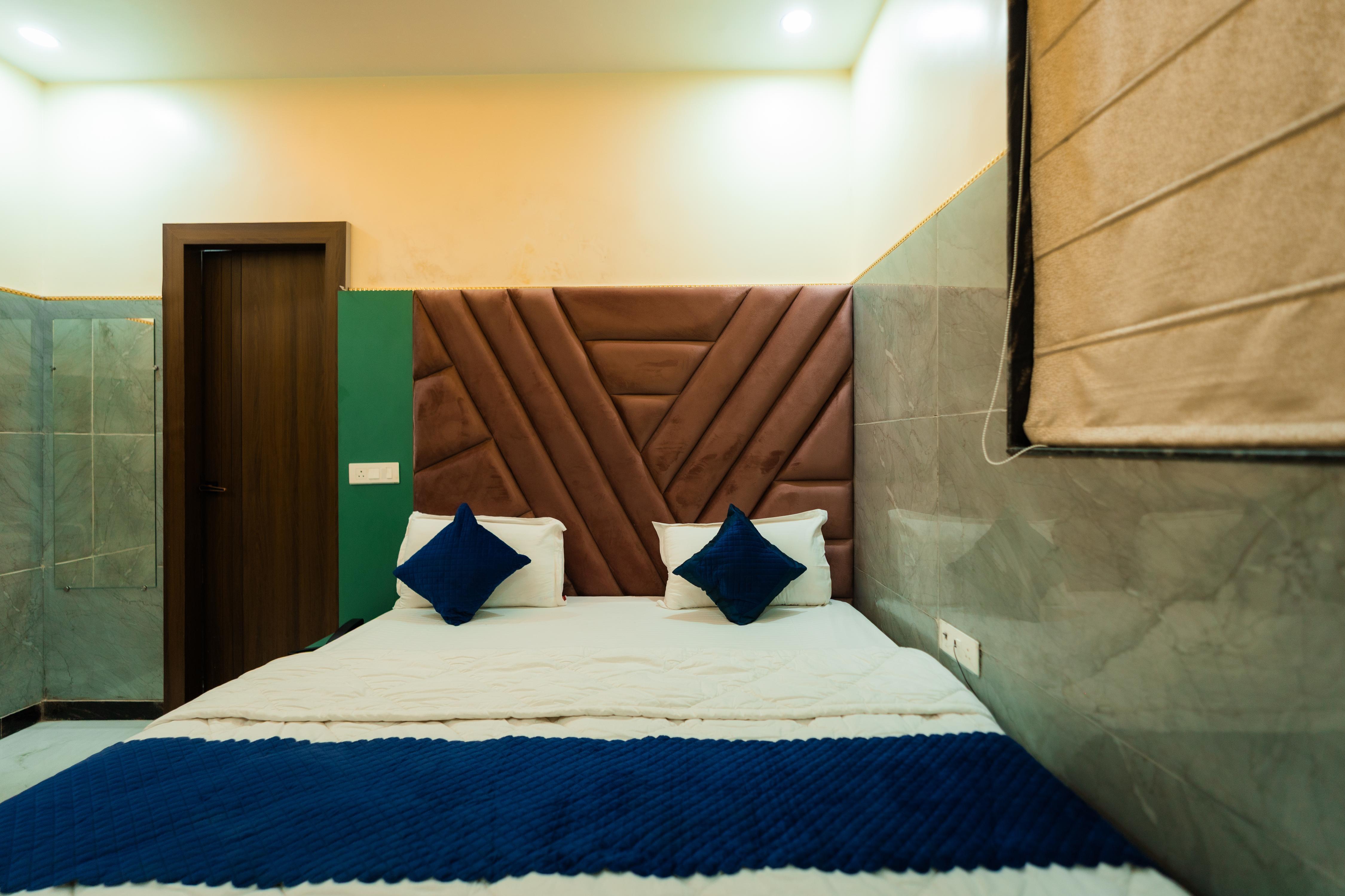 Hotel Vrinda Palace - Tap to explore photos