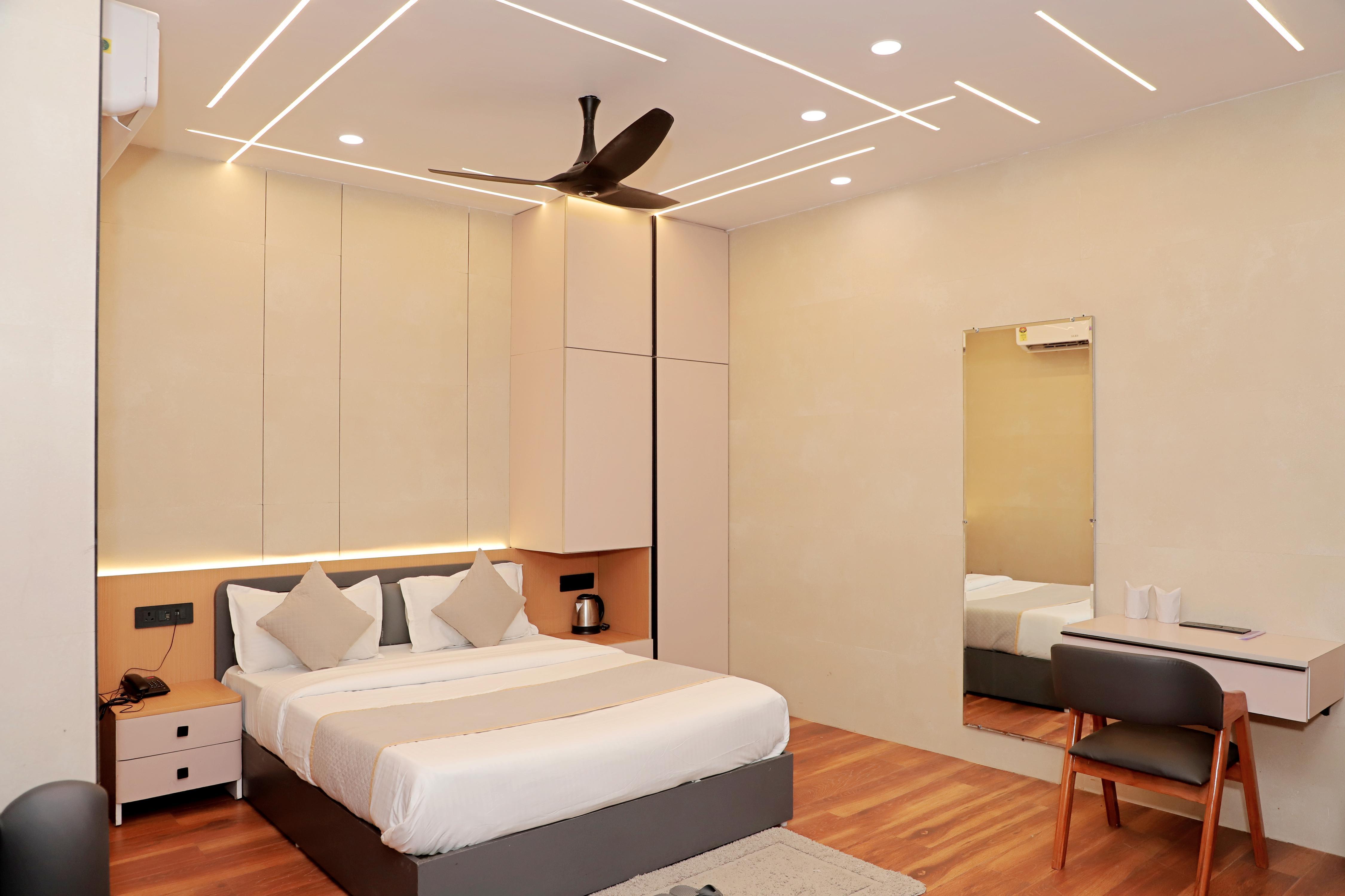 Hotel grant deluxe Room Type - Junior Suite Room