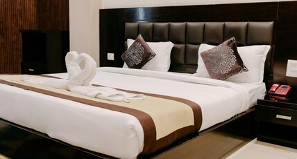 HOTEL CENTRAL POINT INTERNATIONAL Room Type - DELUXE ROOM