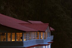 Hotel Crags-Heritage Retreat