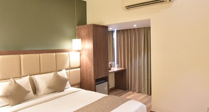 The Aarya A Smart Business Hotel Room Type - Grand Room