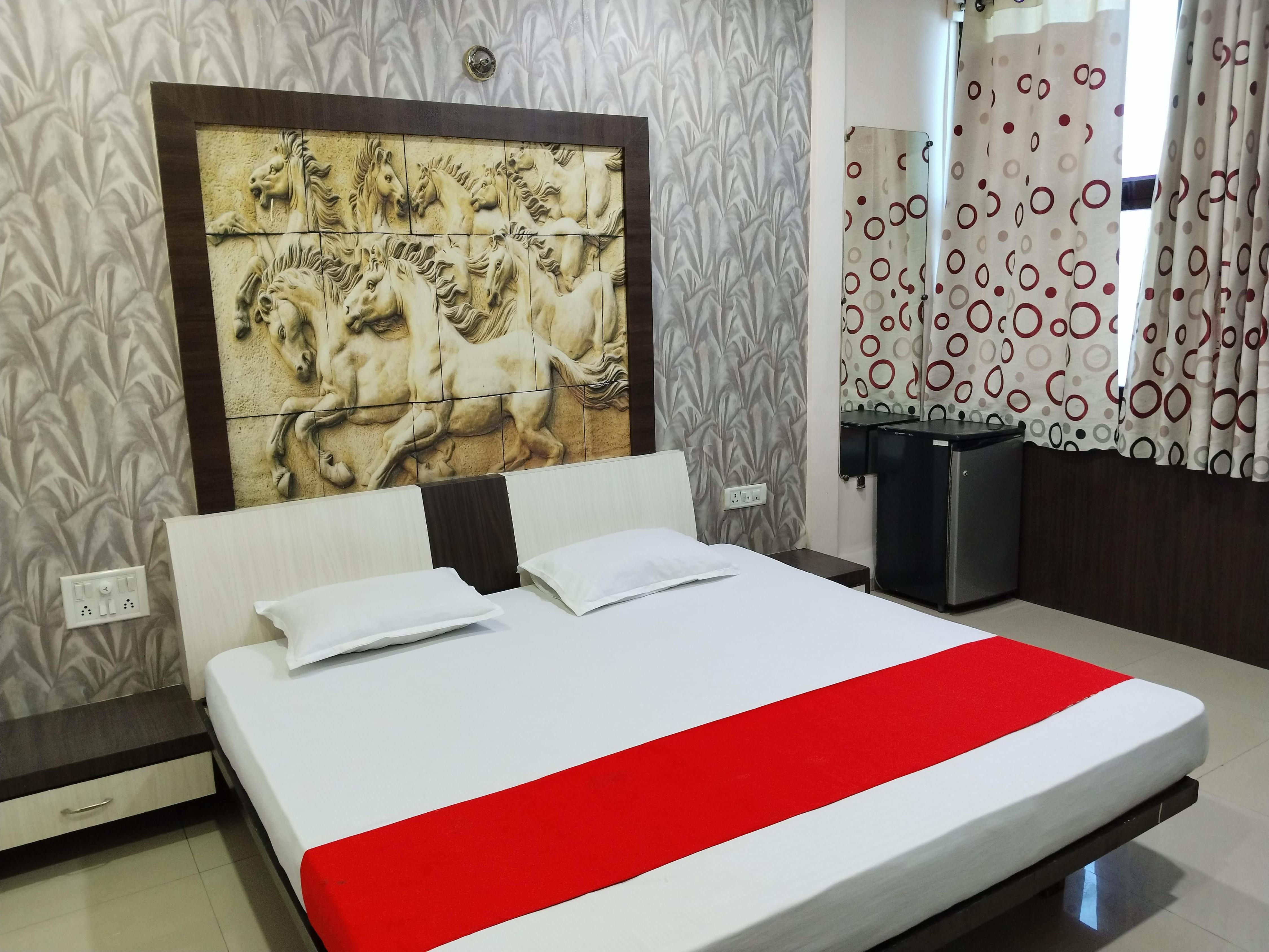 Hotel Shree Muskan Palace - Tap to explore photos