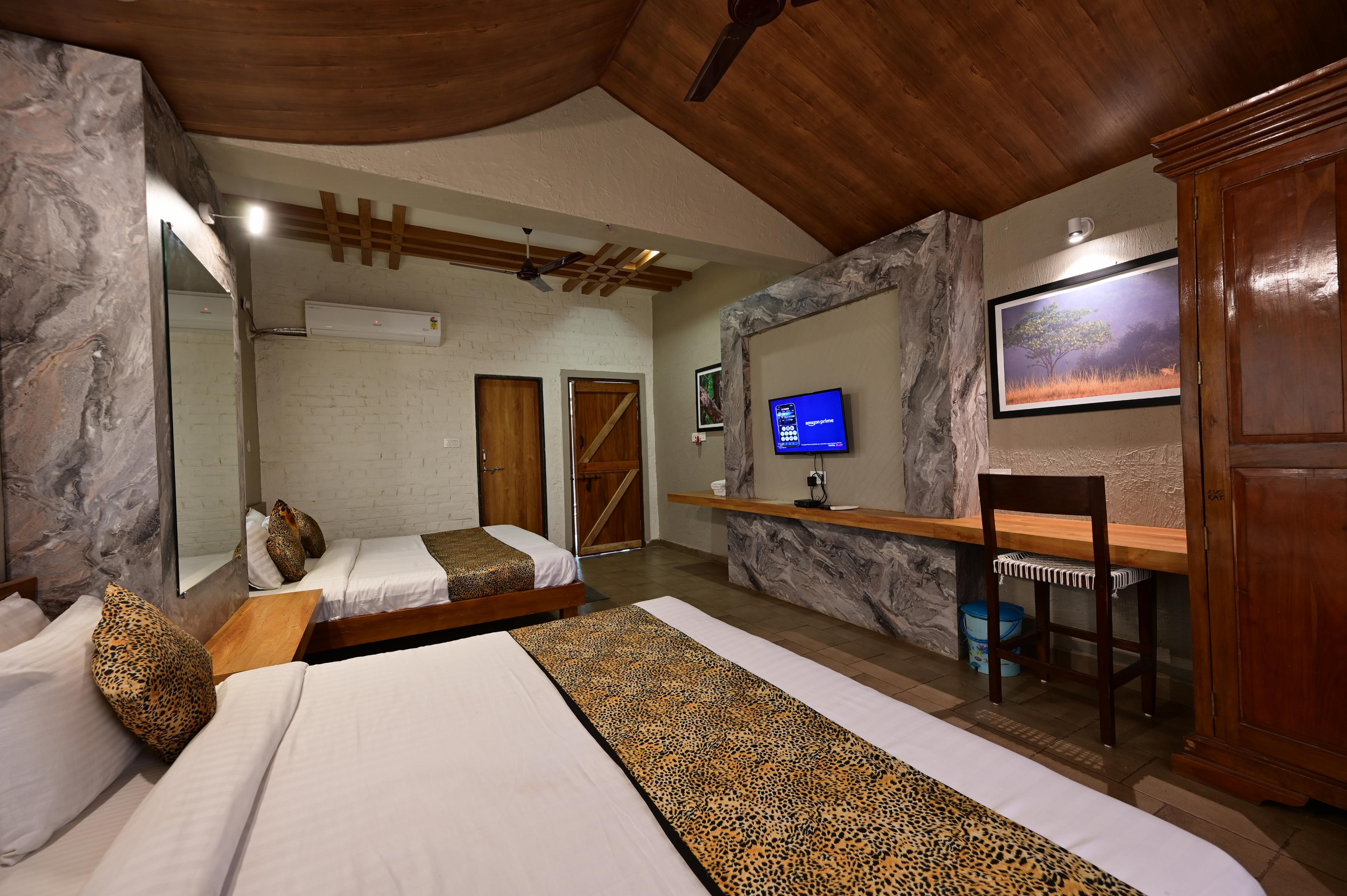 Motel Chandan - Tap to explore photos