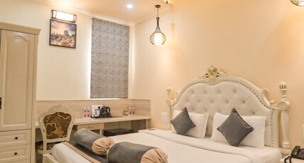 Shree Ganesha Palace Near Kashi Vishwanath Temple Room Type - Premium Deluxe Room Shree Ganesha Palace Near Kashi Vishwanath Temple Room Type - Premium Deluxe Room