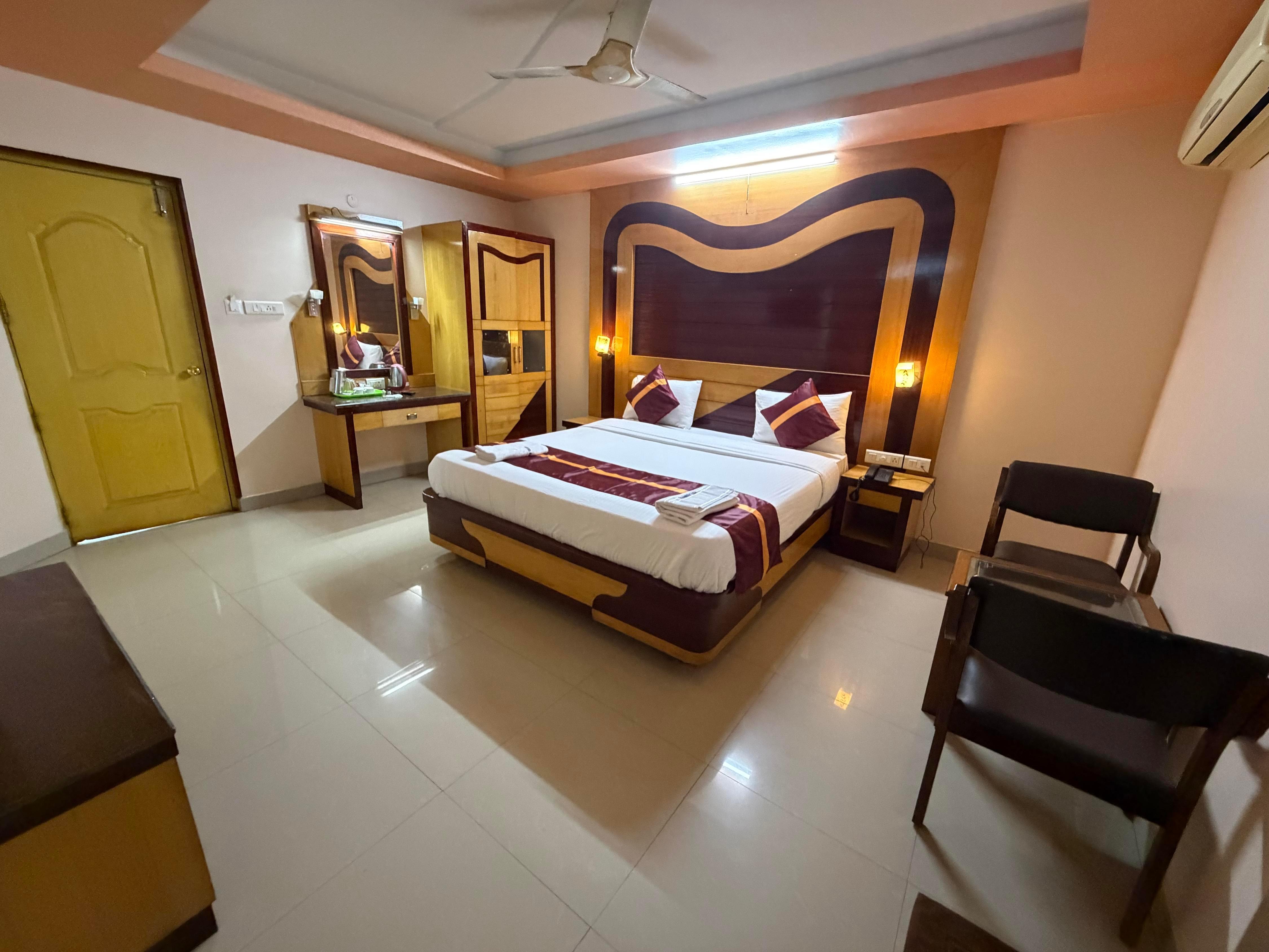 Hotel New Ramnath Room Type - Executive Double AC Room