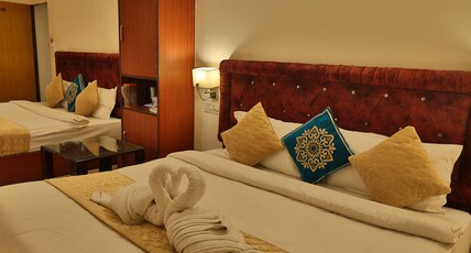 Hotel Uppal Plaza 5mins to triveni ghat Room Type - Family Room with Double Bed