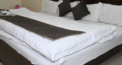 Hotel Balaji Palace Room Type - Four Bedded Room