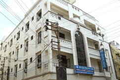 sri sai krishna deluxe lodge