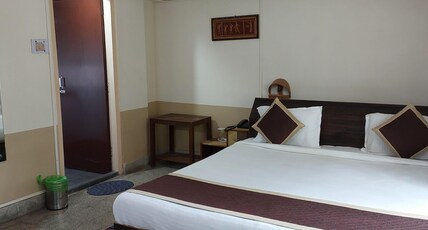 Riverview Guest House Room Type - Riverview Ac Room(King Size bed room)