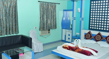 R L Palace Room Type - Suite Room