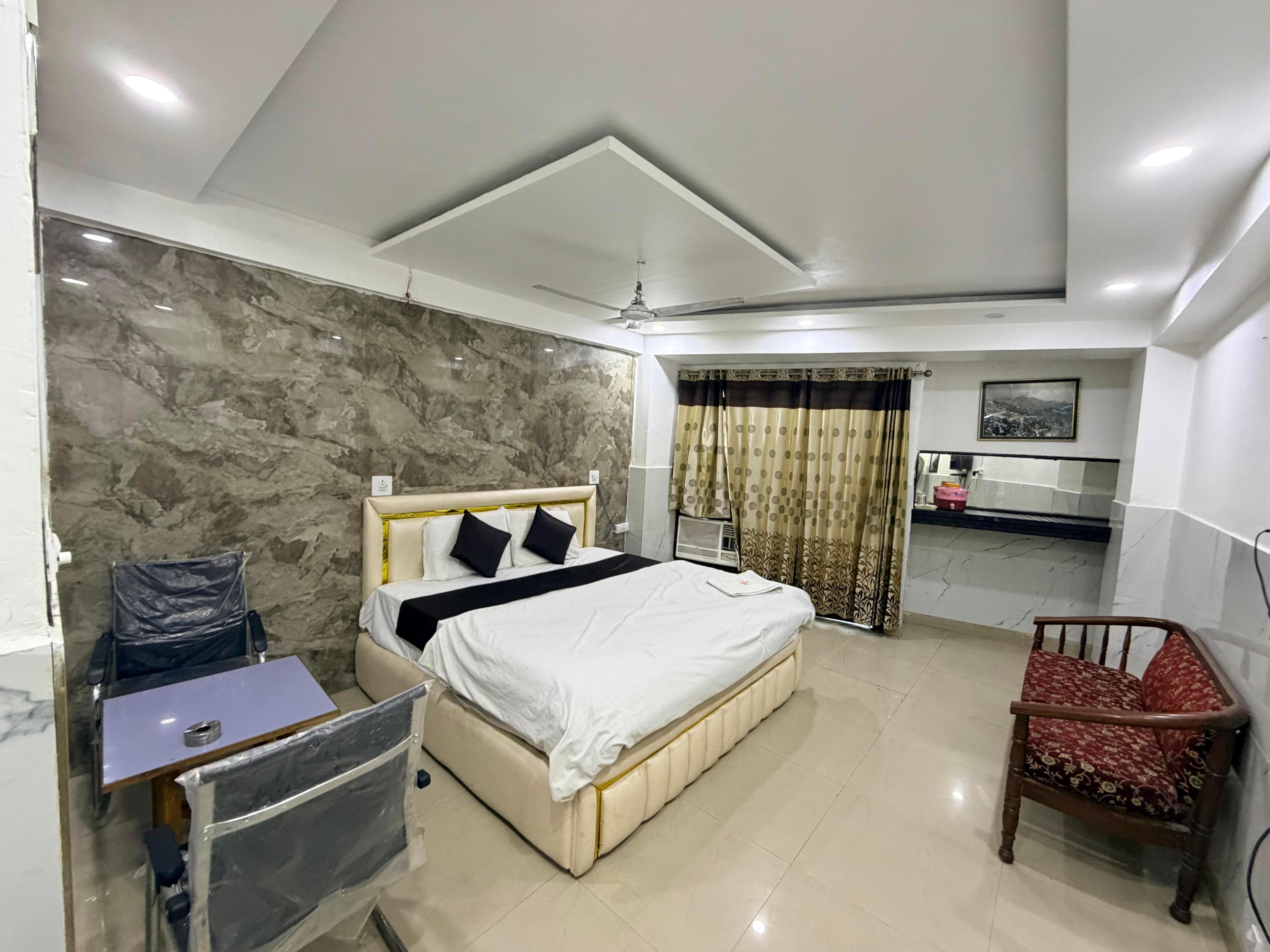 Hotel Jammu International - Tap to explore photos