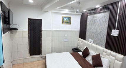 Hotel Jammu International Room Type - Family 4 Bedded Room Hotel Jammu International Room Type - Family 4 Bedded Room