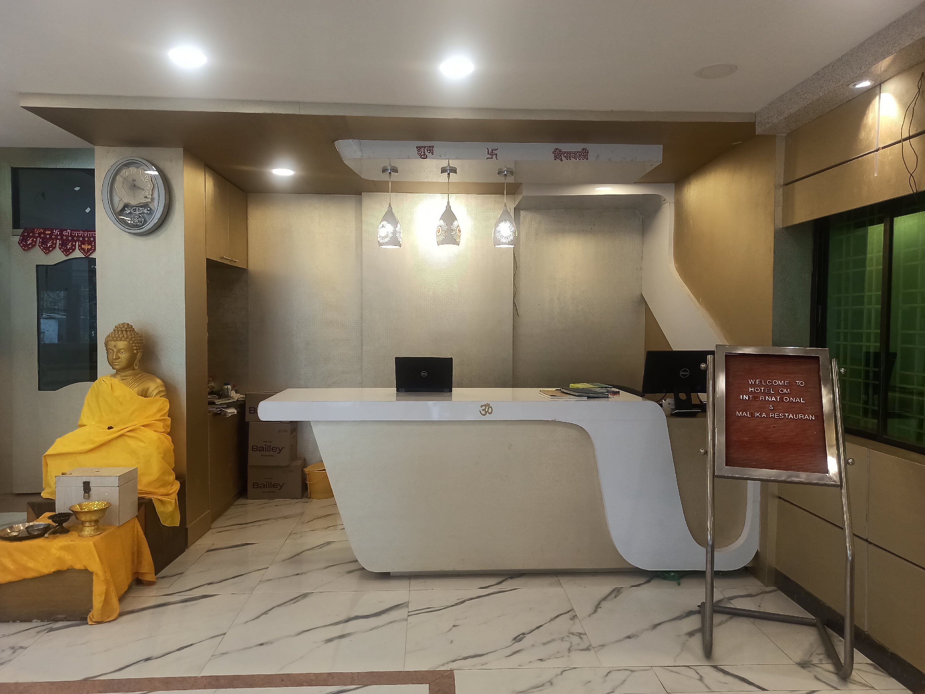 Hotel Om International