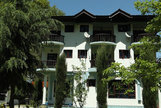 Kashmir Holiday Inn