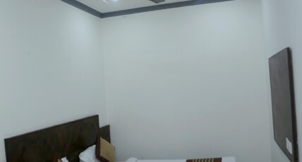 Yes Please Guest House Room Type - Triple Bed Non Ac Room
