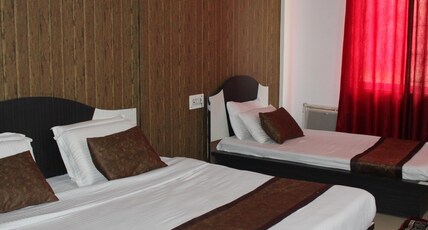 Hotel Shree Ram Room Type - Family 4 Bed AC Suite