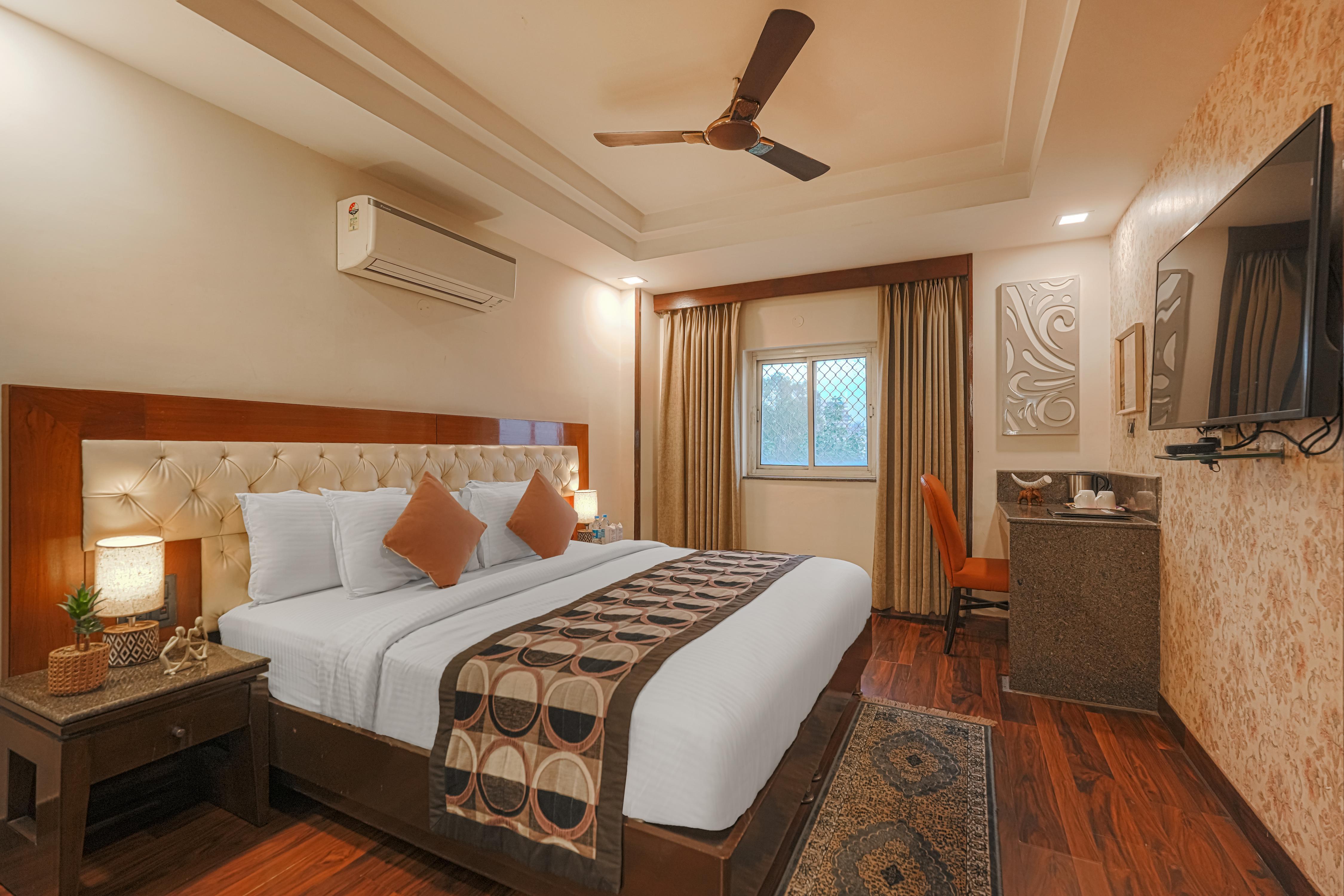 Hotel Palmdale Zirakpur Chandigarh - Tap to explore photos