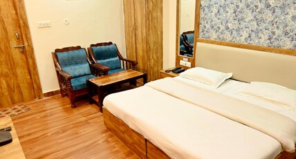 Hotel Vrindavan Palace Room Type - Deluxe Room