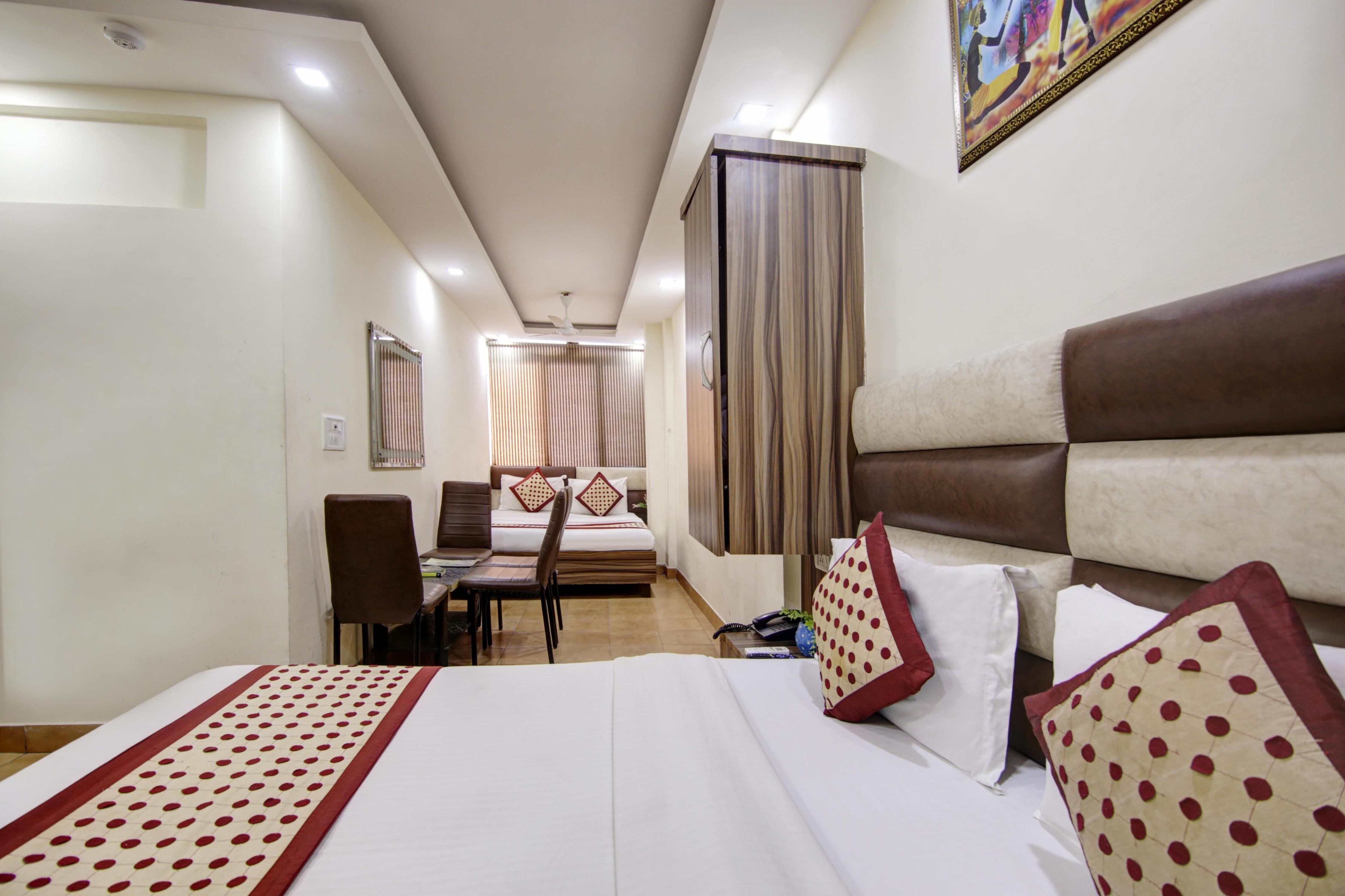 HOTEL DREAMLAND DX Room Type - Family Four Beded Room With Wi-FI