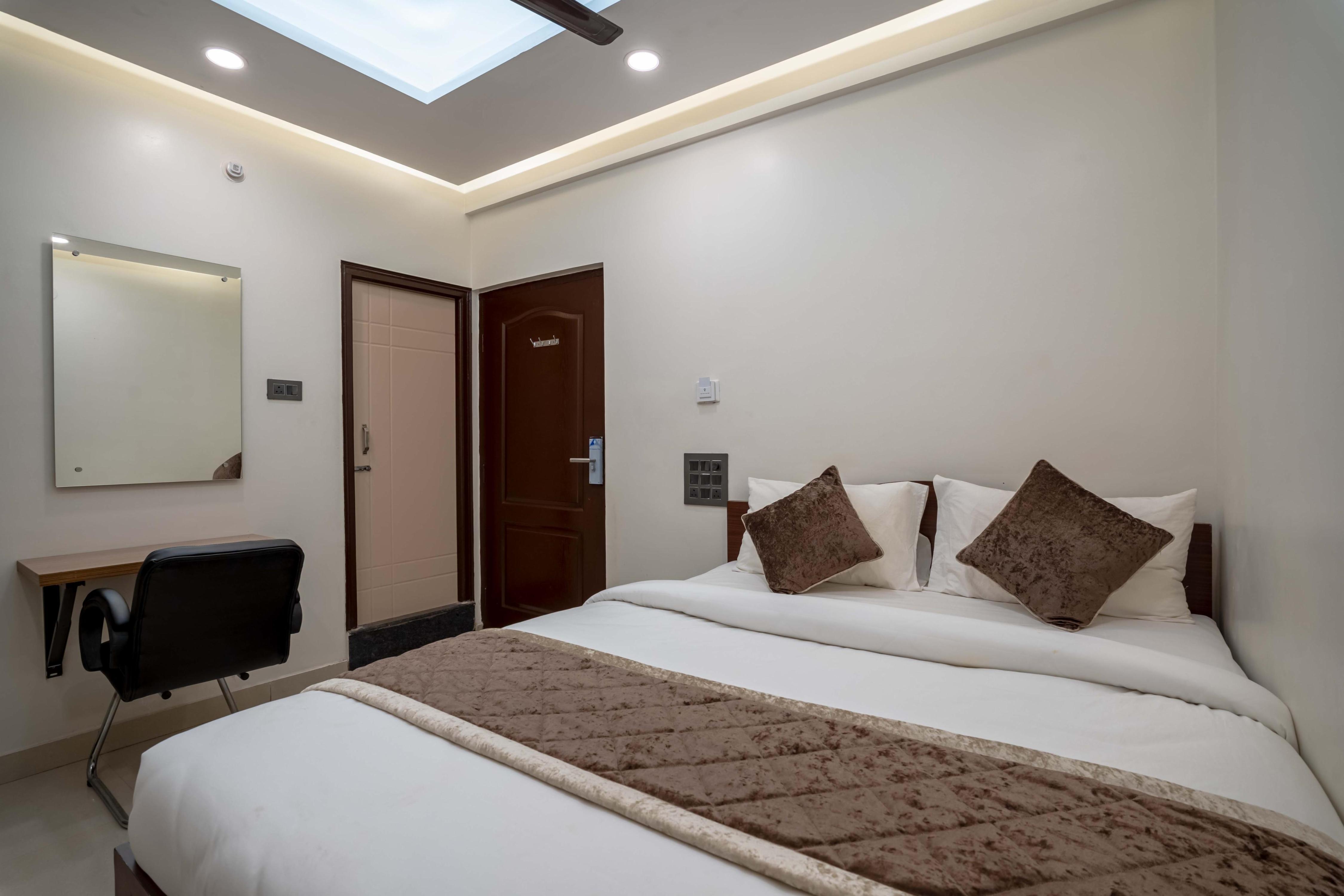 Subha Residency Room Type - Deluxe Double Non AC  Room