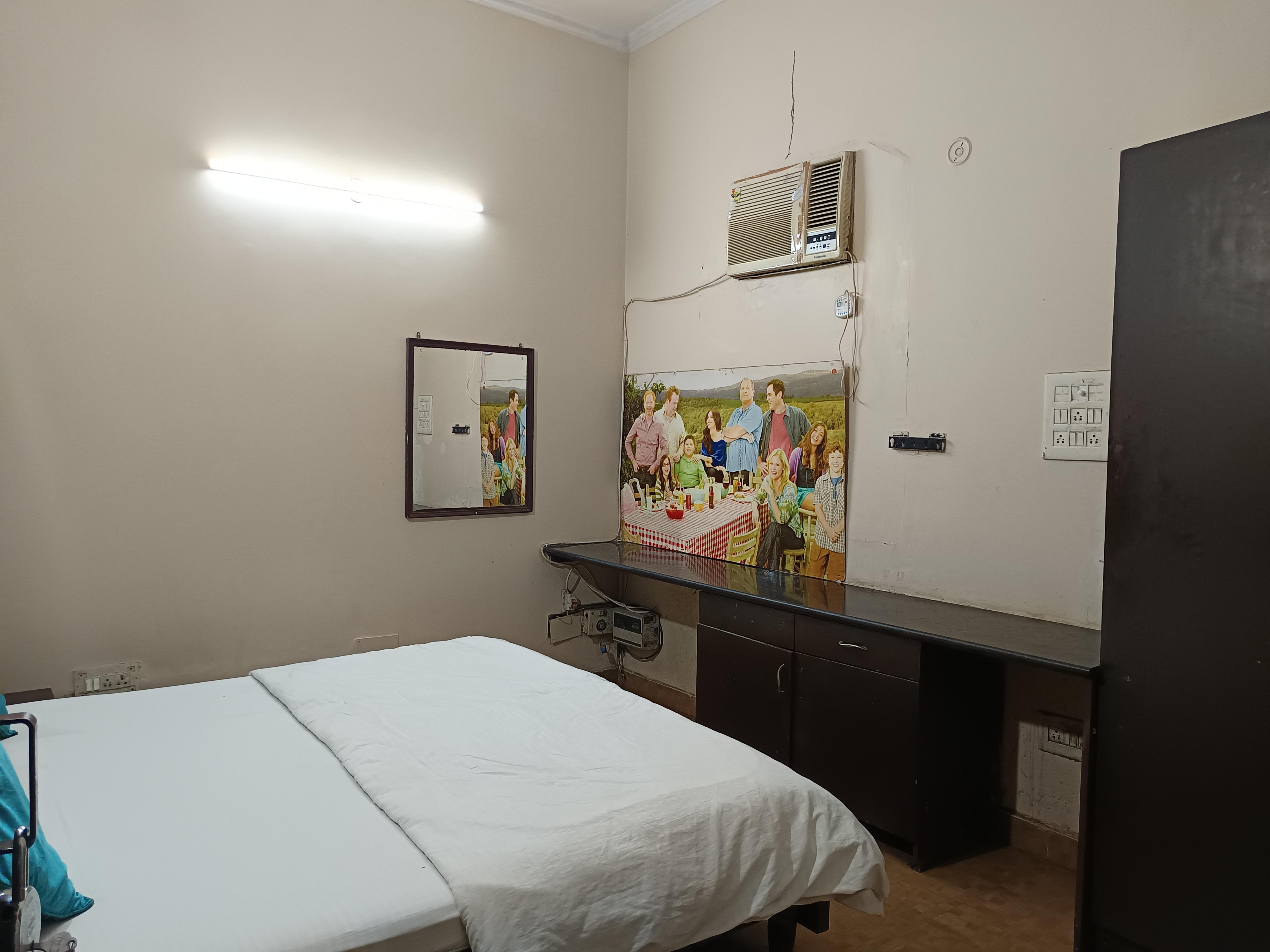 Yash Guest House @ 01 Minute walk in Nizamuddin Railway Station - Tap to explore photos