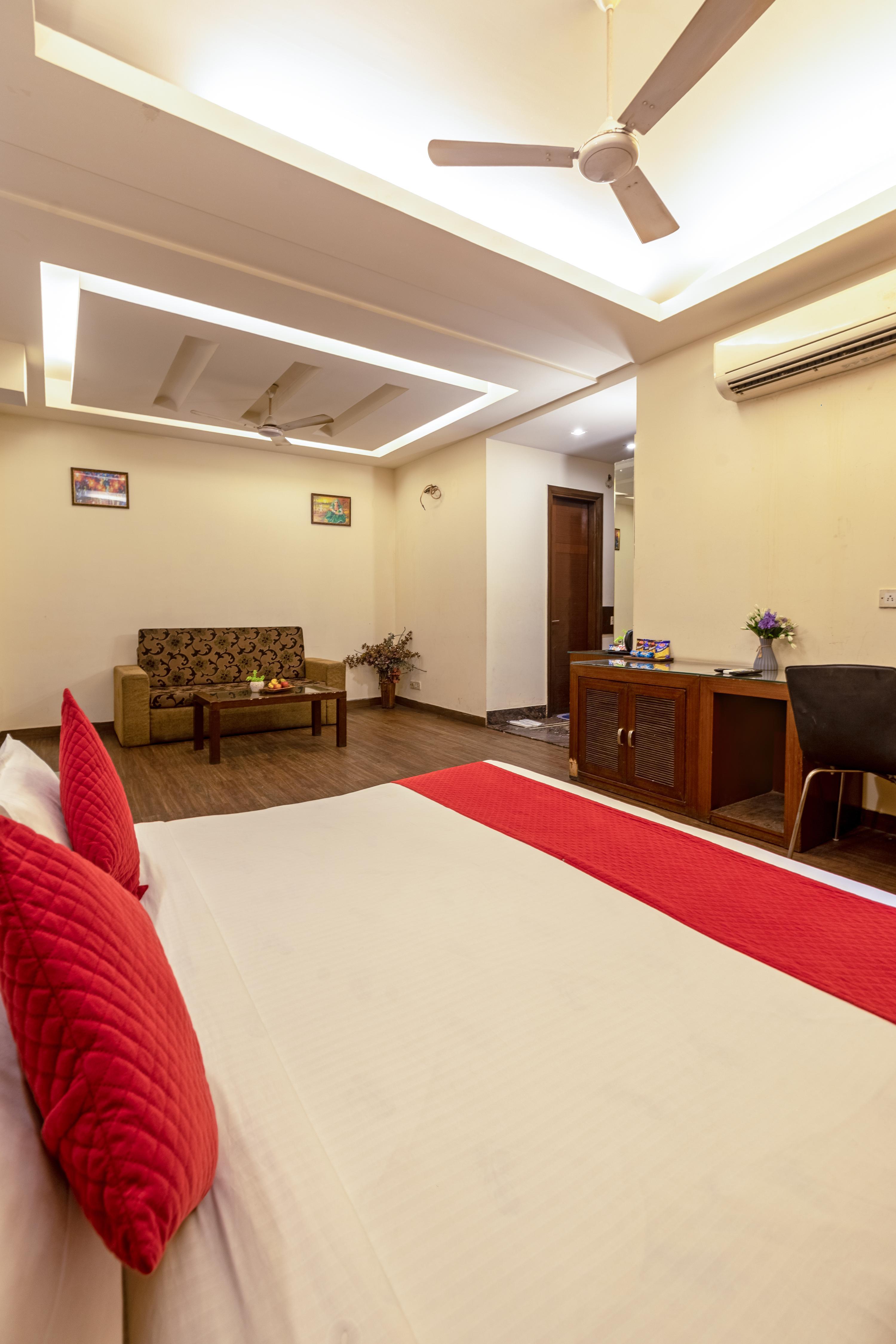 Hotel Haris MG Road Gurugram - Tap to explore photos