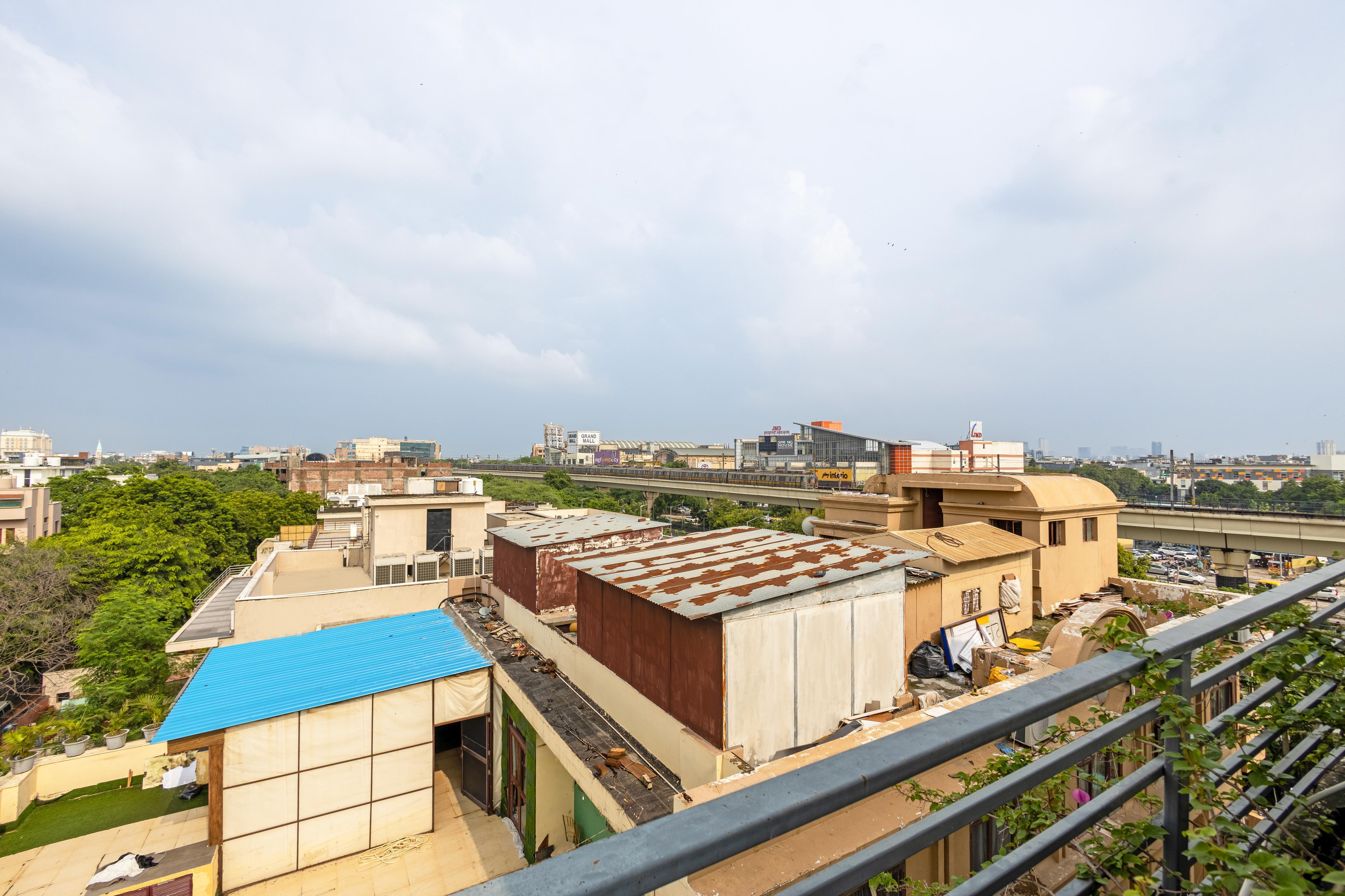 Hotel Haris MG Road Gurugram - Tap to explore photos